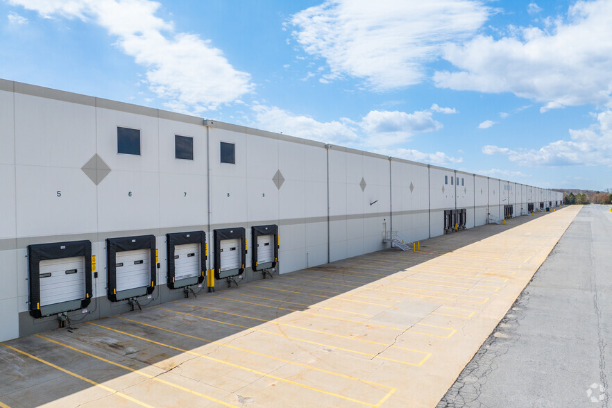 8400 Industrial Blvd W, Breinigsville, PA à louer - Photo de l’immeuble – Image 3 sur 6