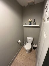 300 Elm Pl, Leonia, NJ à louer Photo intérieure– Image 2 sur 9