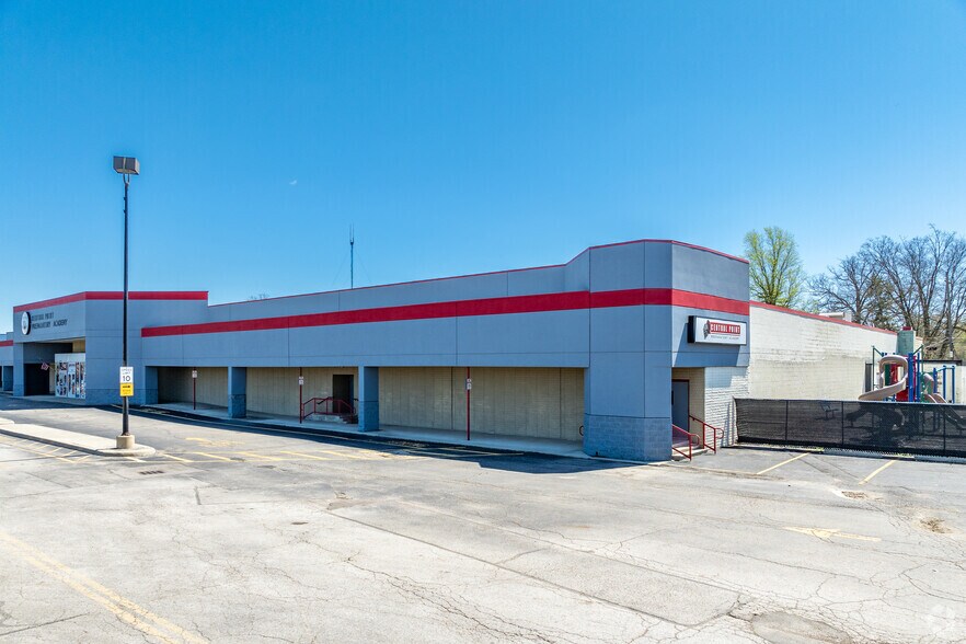 612-690 Harrisburg Pike, Columbus, OH à louer - Photo de l’immeuble – Image 1 sur 9