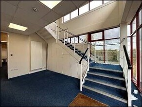 1-4 Lustleigh Clos, Exeter à louer Photo intérieure– Image 1 sur 9