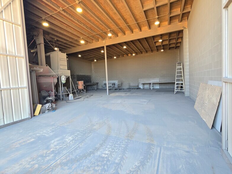 1343 E Justice Rd, Central Point, OR à vendre - Photo de l’immeuble – Image 3 sur 7