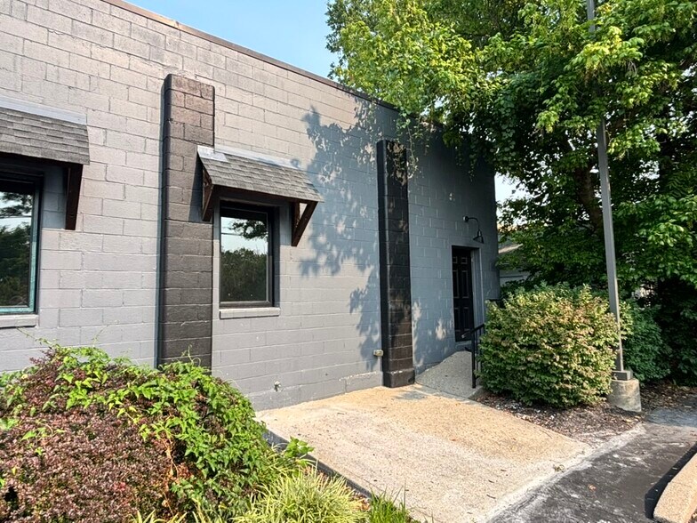 4680 Cooper Rd, Cincinnati, OH à louer - Photo de l’immeuble – Image 2 sur 4