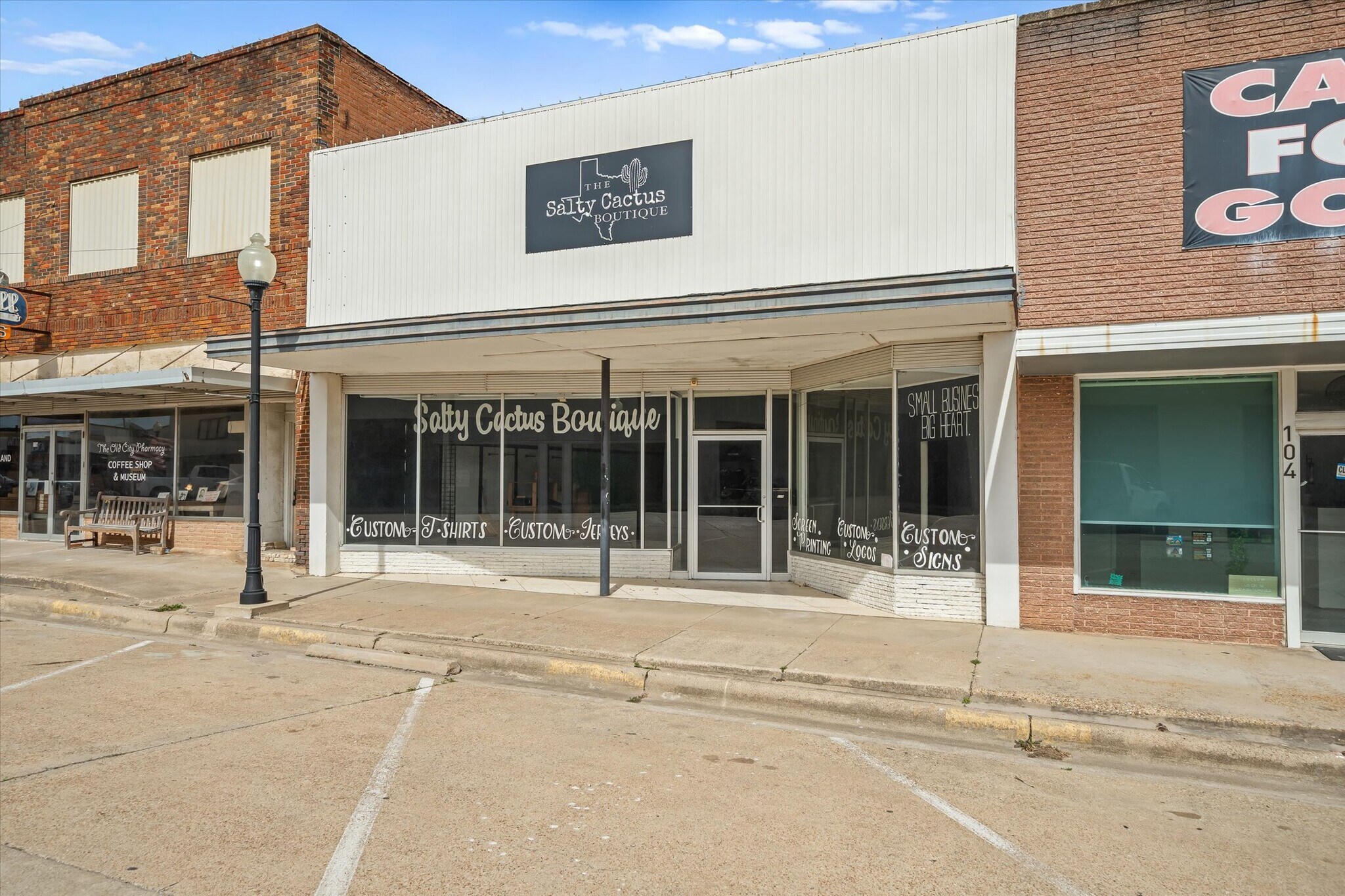 110 W Frank St, Grand Saline, TX à vendre Photo de l’immeuble– Image 1 sur 25
