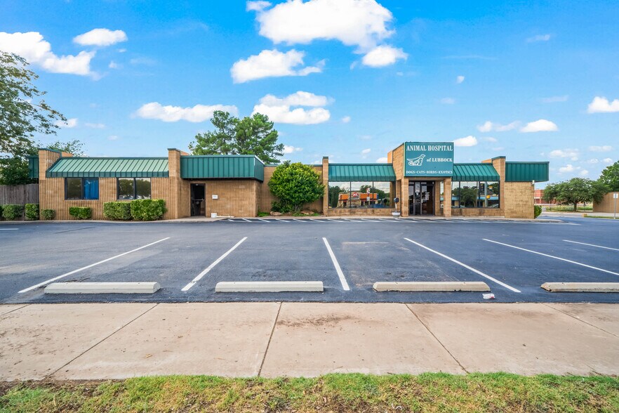 7902 Slide Rd, Lubbock, TX à louer - Photo de l’immeuble – Image 1 sur 19