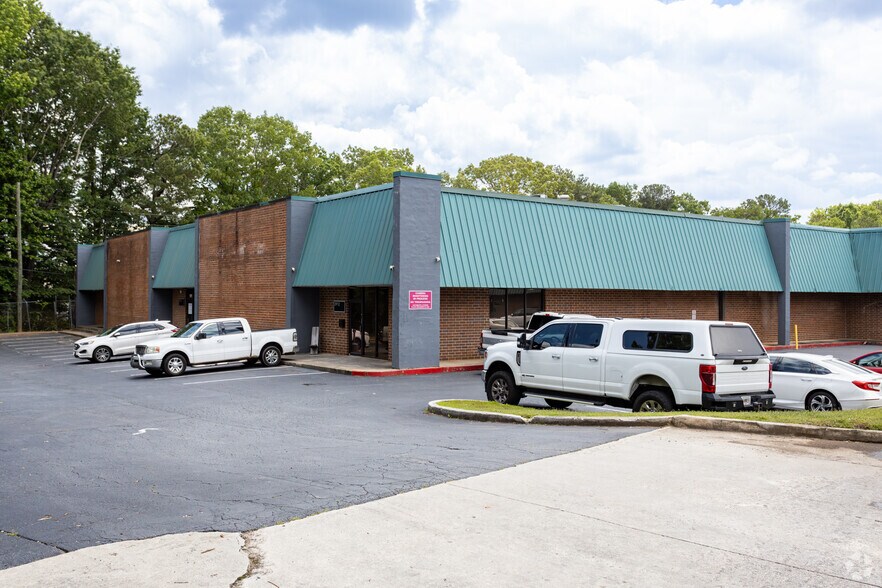 3902-3916 Shirley Dr SW, Atlanta, GA à louer - Photo de l’immeuble – Image 3 sur 13