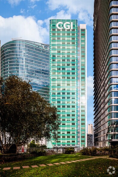 17 Place Des Reflets, Courbevoie à louer - Photo de l’immeuble – Image 3 sur 5