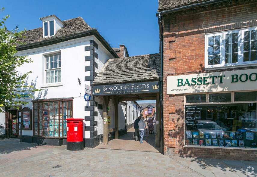 Borough Fields, Royal Wootton Bassett à vendre - Photo de l’immeuble – Image 3 sur 13