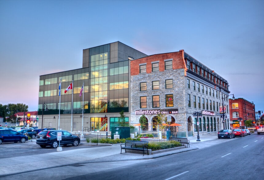 27-35 Princess St, Kingston, ON à vendre - Photo de l’immeuble – Image 3 sur 10