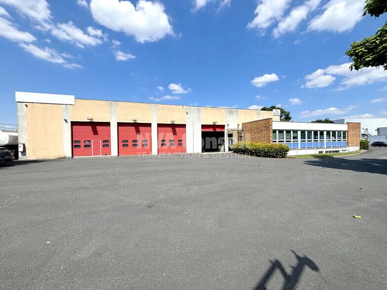 Local d’activités dans Herblay-sur-Seine à louer - Photo de l’immeuble – Image 1 sur 14