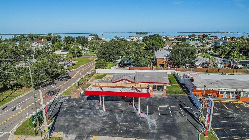 2000 Bayshore Blvd, Dunedin, FL à vendre - Photo de l’immeuble – Image 2 sur 13