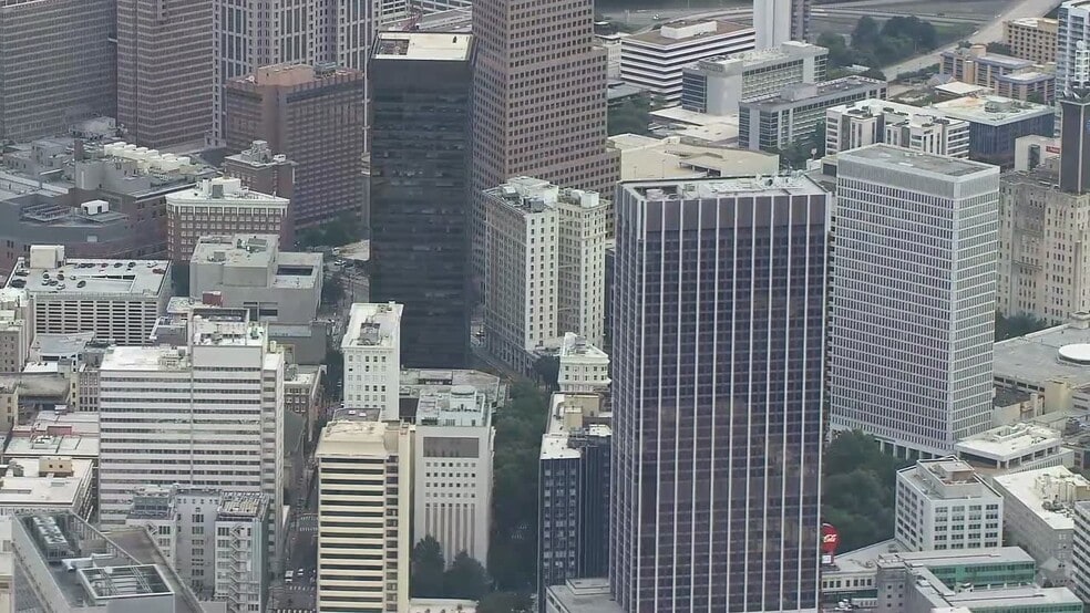 100 Peachtree St NW, Atlanta, GA à louer - Vidéo aérienne – Image 2 sur 18