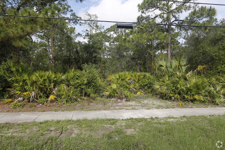 US 41, Fort Myers, FL à vendre - Photo de l’immeuble – Image 2 sur 4