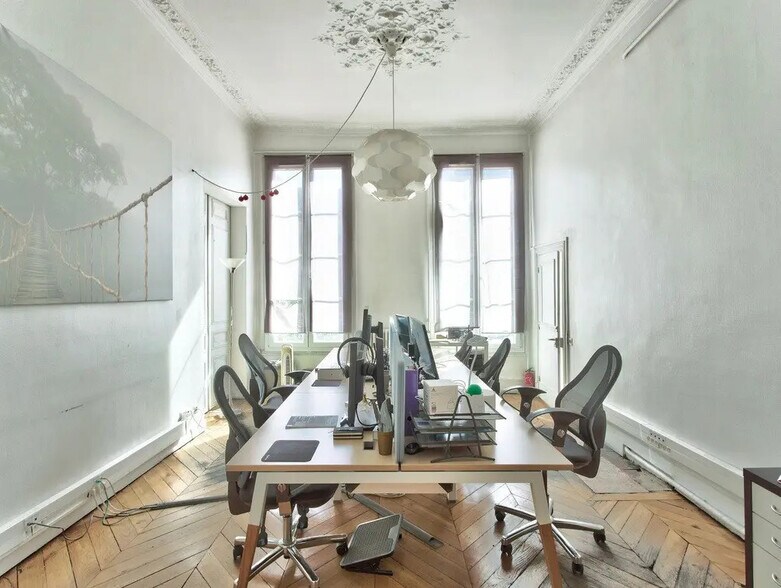 Bureau dans Paris à vendre - Photo de l’immeuble – Image 2 sur 9