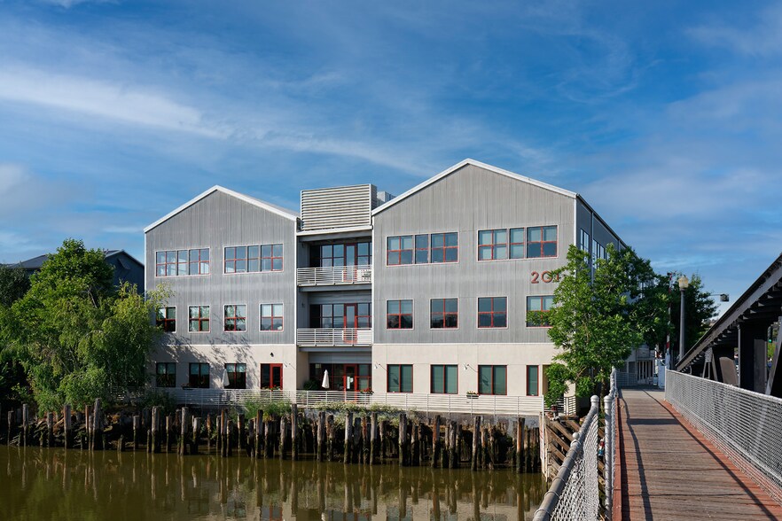 201 1st St, Petaluma, CA à louer - Photo de l’immeuble – Image 1 sur 7