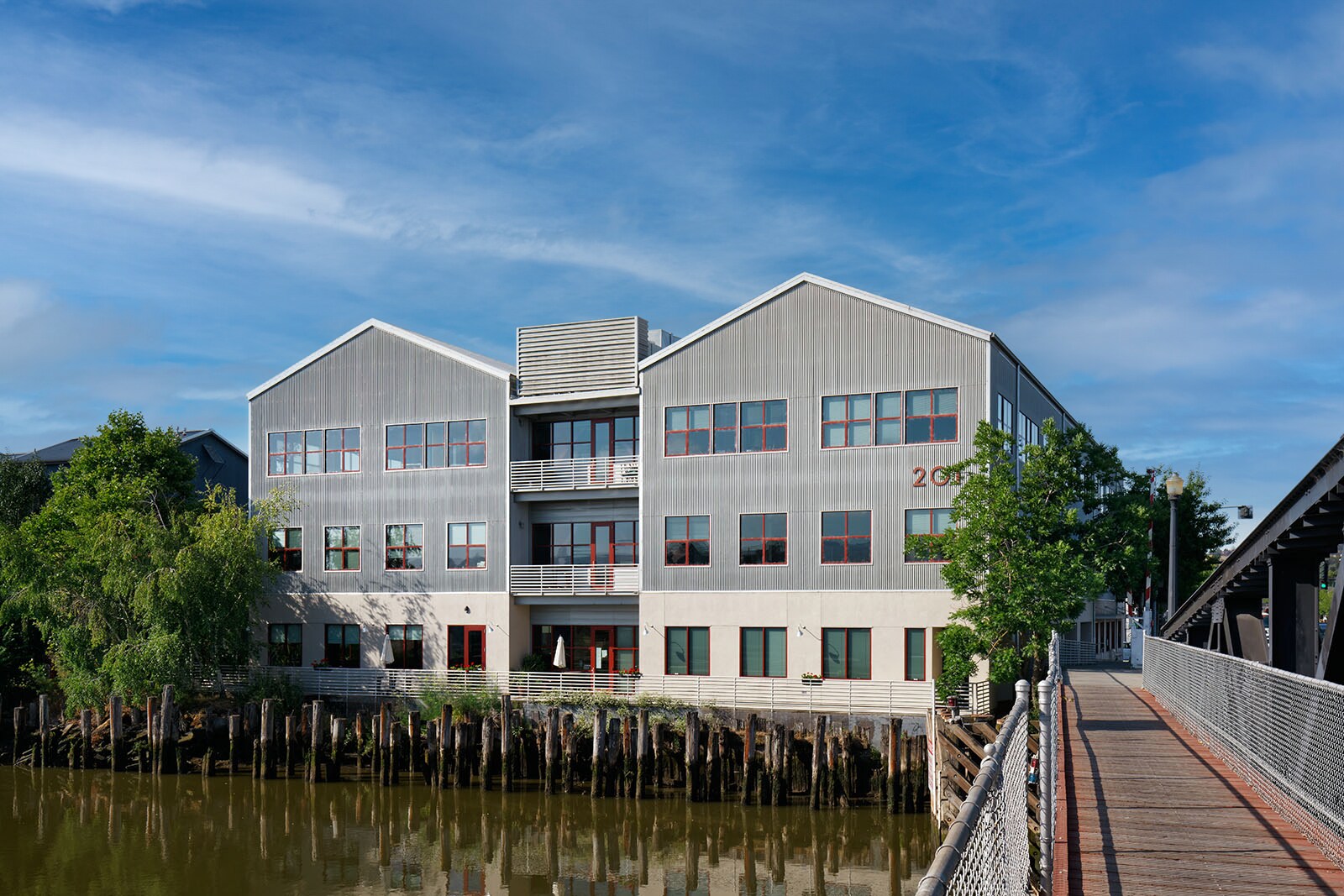 201 1st St, Petaluma, CA à louer Photo principale– Image 1 sur 8