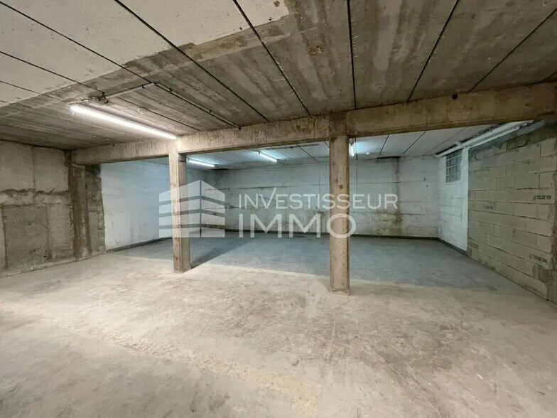 Local commercial dans Melun à louer - Photo de l’immeuble – Image 1 sur 6