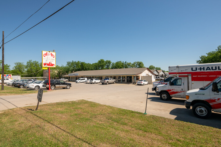 732 W Kennedale Pky, Kennedale, TX à louer - Photo de l’immeuble – Image 1 sur 9