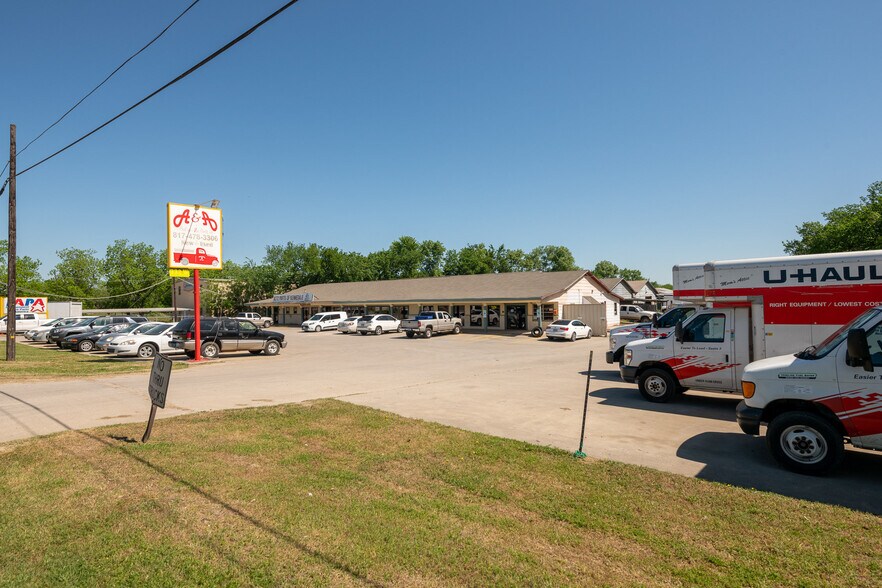 732 W Kennedale Pky, Kennedale, TX à louer - Photo principale – Image 1 sur 9
