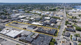 Plus de détails pour 735 Allens Ave, Providence, RI - Bureau à vendre