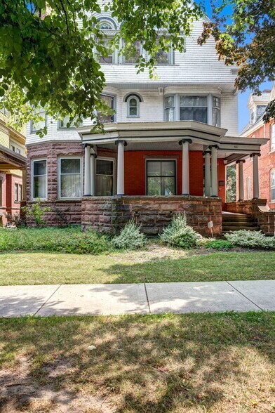 461 Linwood Ave, Buffalo, NY à vendre - Photo de l’immeuble – Image 3 sur 77