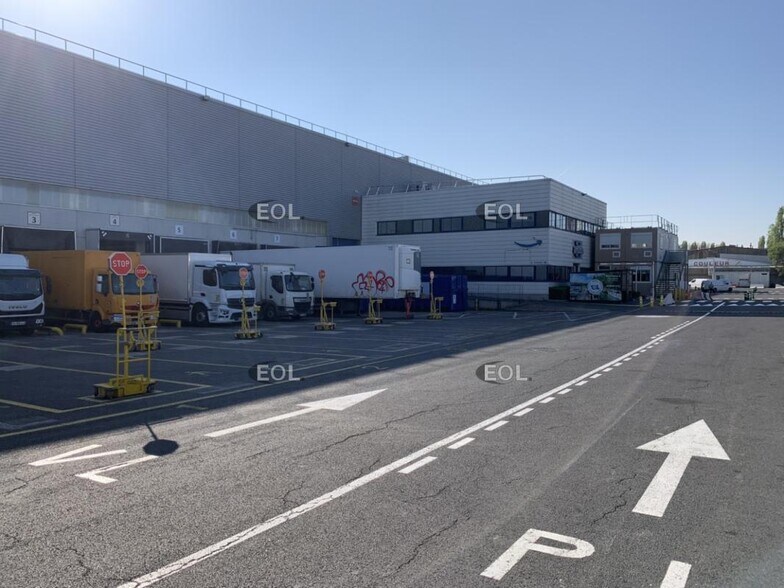 Industriel/Logistique dans Bonneuil-sur-Marne à louer - Photo de l’immeuble – Image 3 sur 11