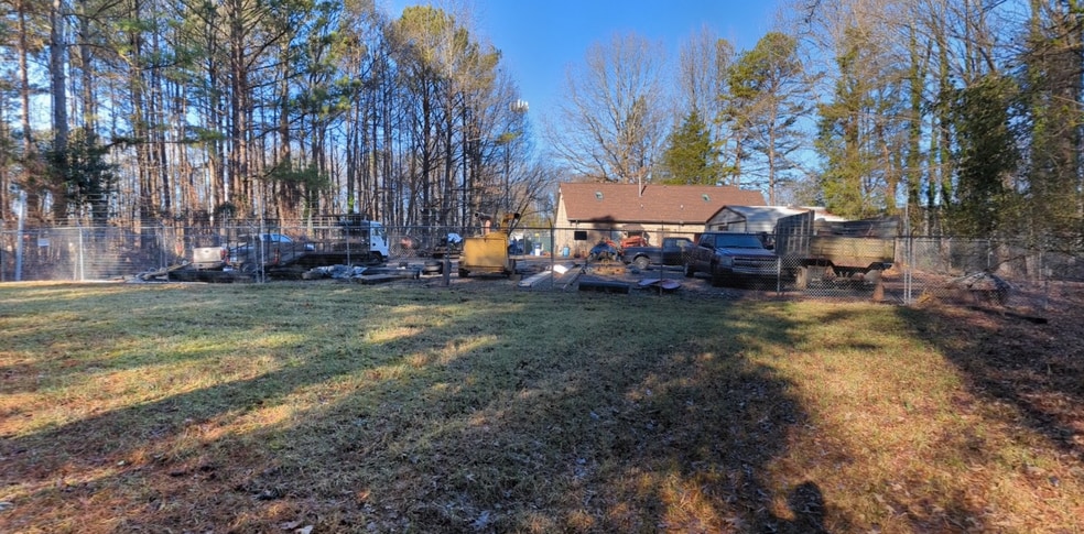 1804 Lucas Ln, Charlotte, NC à louer - Photo de l’immeuble – Image 2 sur 38