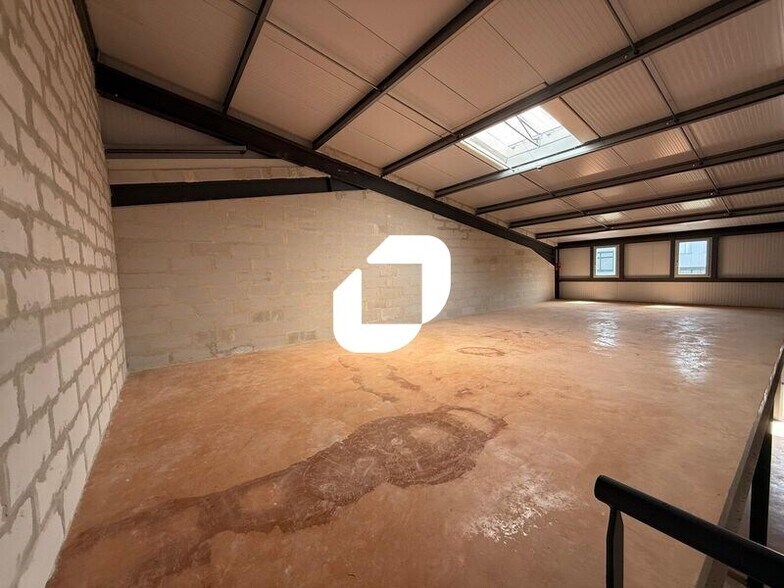 11 Rue De La Richarderie, Marines à louer - Photo de l’immeuble – Image 3 sur 13