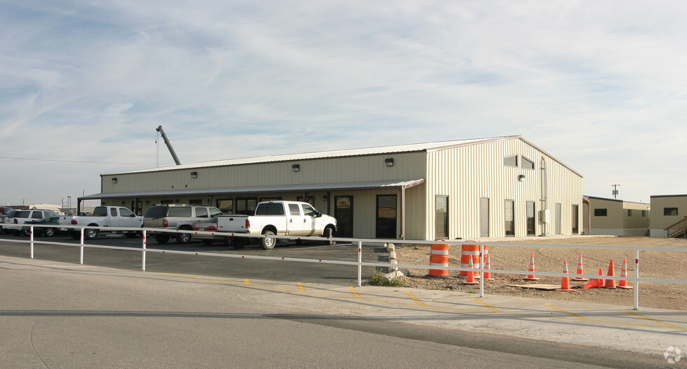 108 McNutt Rd, Hutto, TX à louer - Photo de l’immeuble – Image 2 sur 51