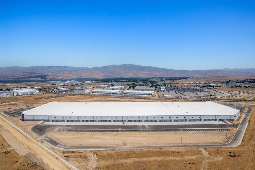 951 E Gowen Rd, Boise, ID à louer - Photo de l’immeuble – Image 3 sur 11