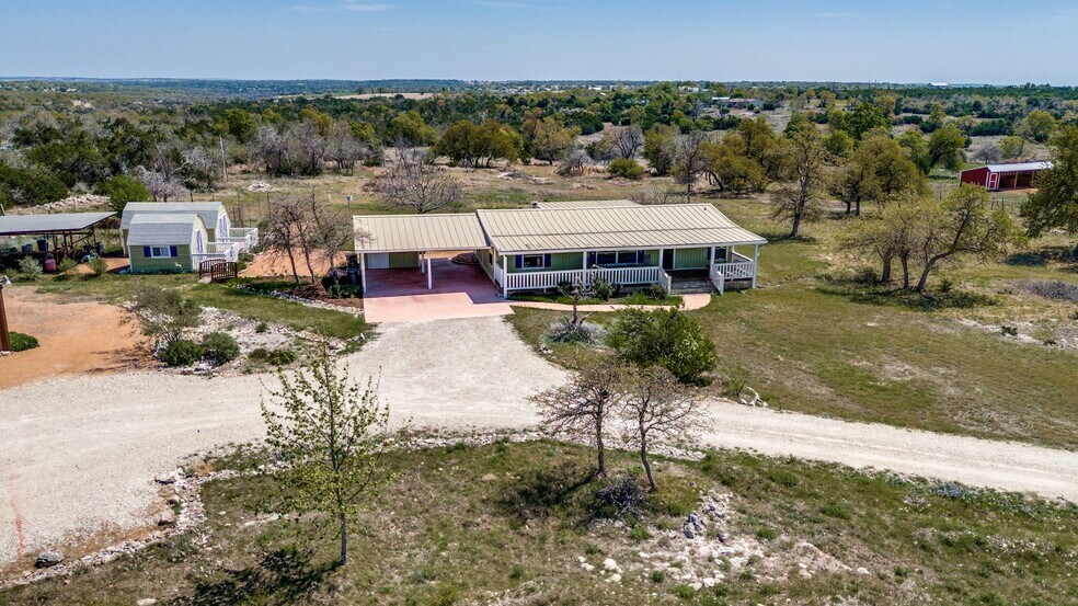 7991 Ranch Road 965, Fredericksburg, TX à vendre - Photo de l’immeuble – Image 2 sur 45