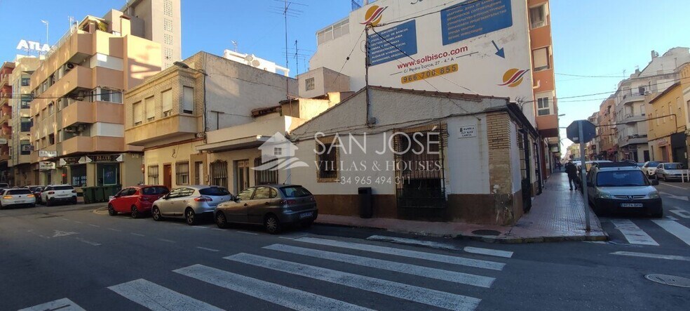 Terrain dans Torrevieja, Alicante à vendre - Photo principale – Image 1 sur 7