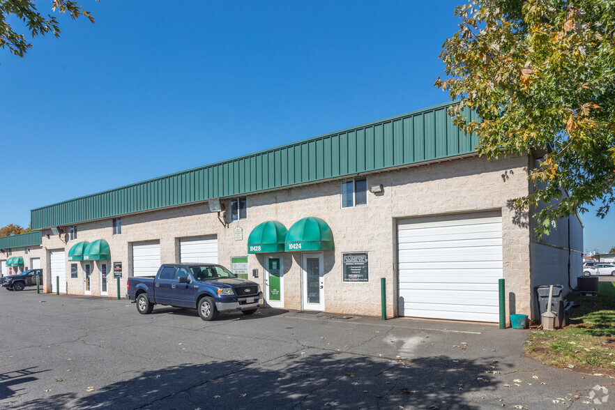 10424-10438 Business Center Ct, Manassas, VA à louer - Photo de l’immeuble – Image 3 sur 4