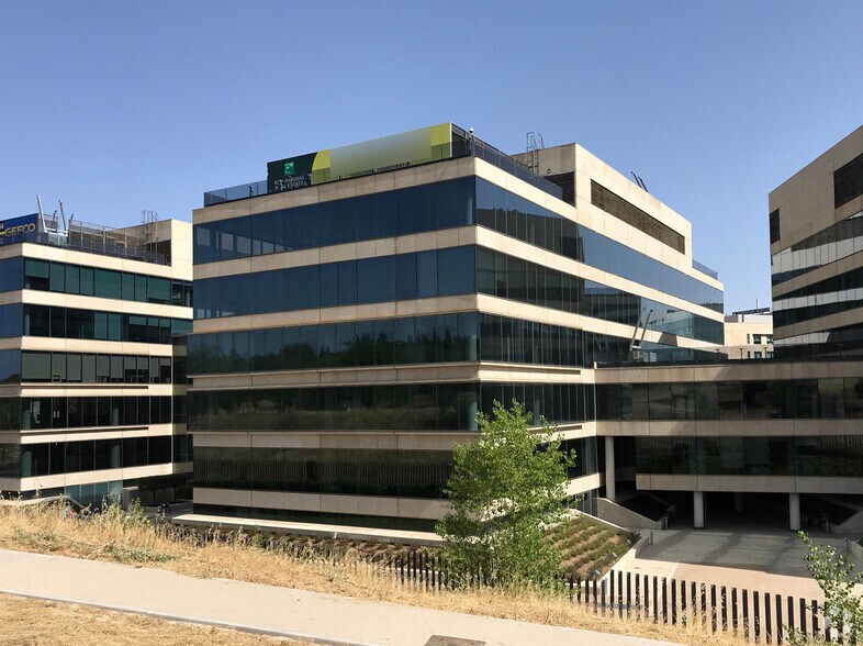 Avenida Transición Española, 34, Alcobendas, Madrid à louer - Photo principale – Image 1 sur 3