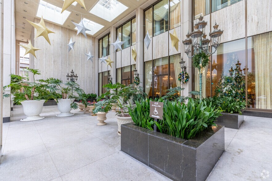 1055 2nd Ave, San Diego, CA à louer - Photo de l’immeuble – Image 2 sur 11