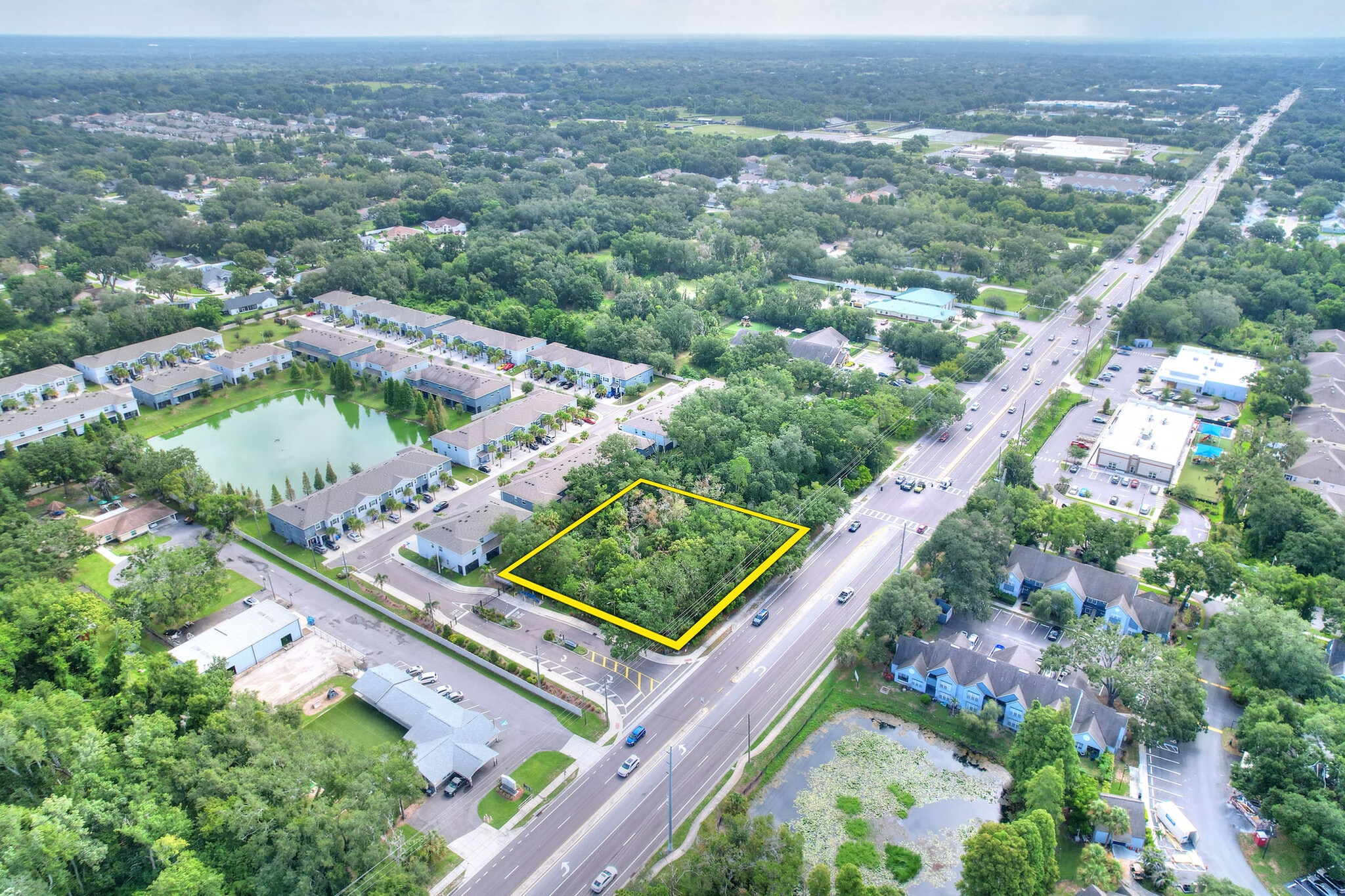 1240 Bloomingdale Ave, Valrico, FL à vendre Photo de l’immeuble– Image 1 sur 6