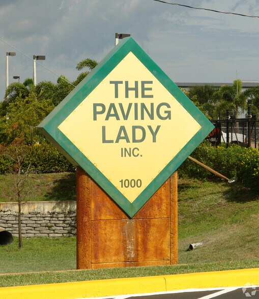 1000 W Industrial Ave, Boynton Beach, FL à louer - Photo de l’immeuble – Image 2 sur 8