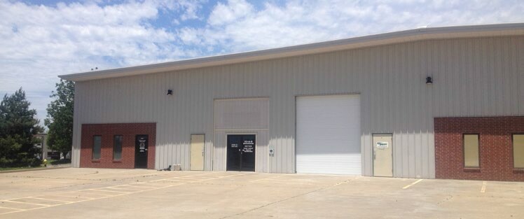 1221 SE Broadway Dr, Lee's Summit, MO à louer - Photo de l’immeuble – Image 3 sur 8