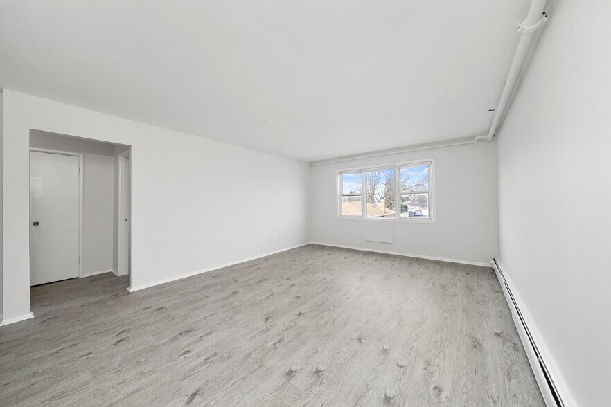 1722 N Mannheim Rd, Stone Park, IL à vendre - Photo intérieure – Image 3 sur 6