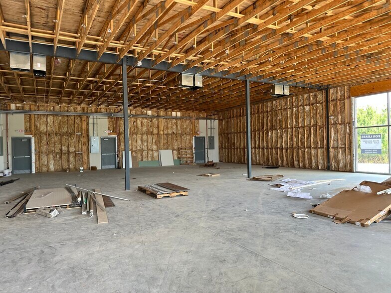 83 N Georgia Ave, Dawsonville, GA à louer - Photo de l’immeuble – Image 3 sur 13