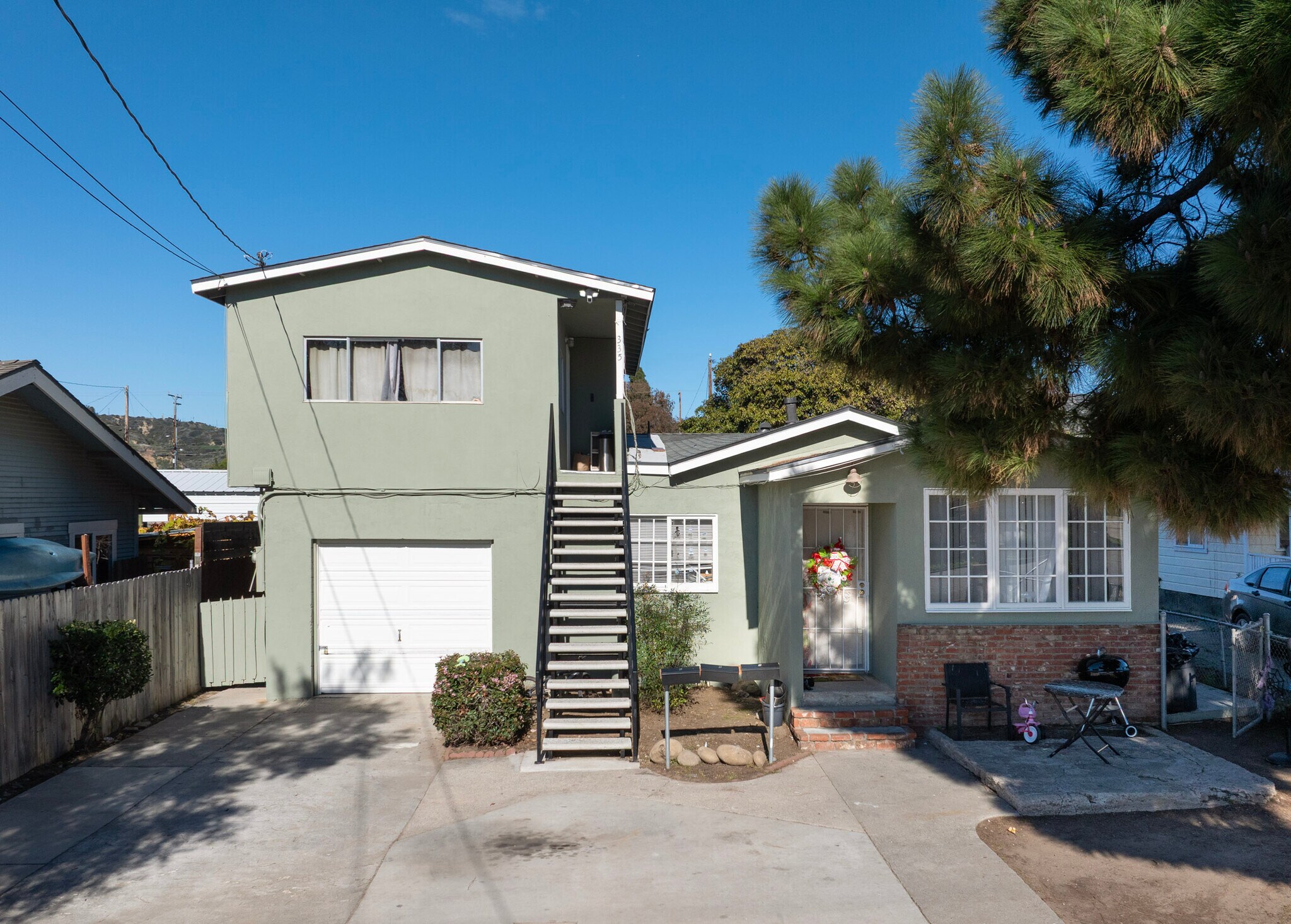 335 W Simpson St, Ventura, CA à vendre Photo principale– Image 1 sur 4