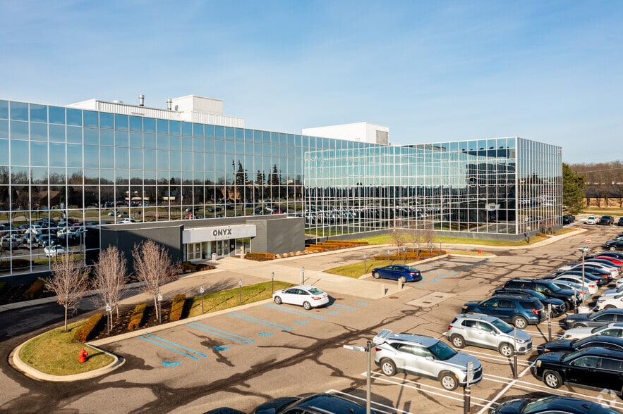 29777 Telegraph Rd, Southfield, MI à louer - Photo de l’immeuble – Image 3 sur 19