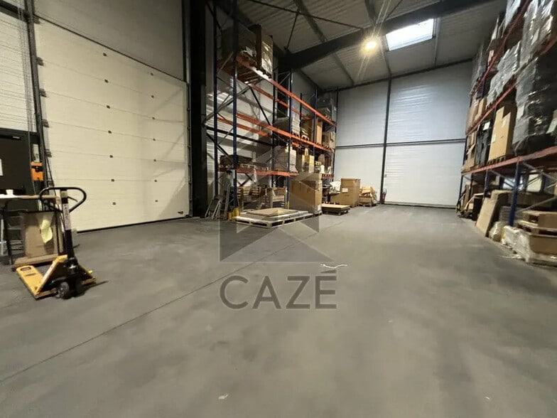 Bureau dans Saint-Magne-de-Castillon à louer - Photo intérieure – Image 3 sur 6