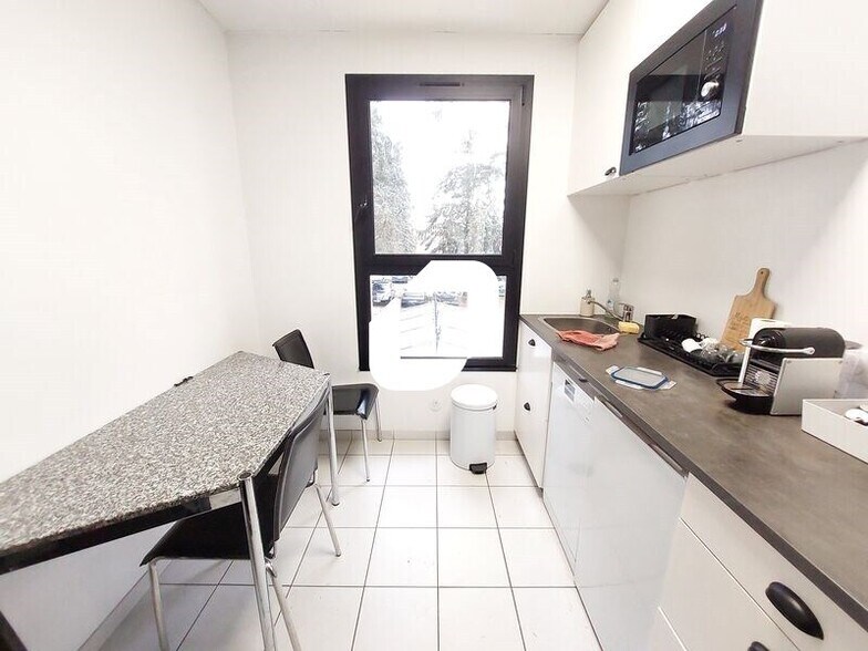 Bureau dans Magny-les-Hameaux à vendre - Photo intérieure – Image 3 sur 9