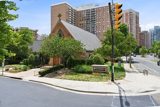 915 N Oakland St, Arlington, VA à louer Photo intérieure– Image 2 sur 40
