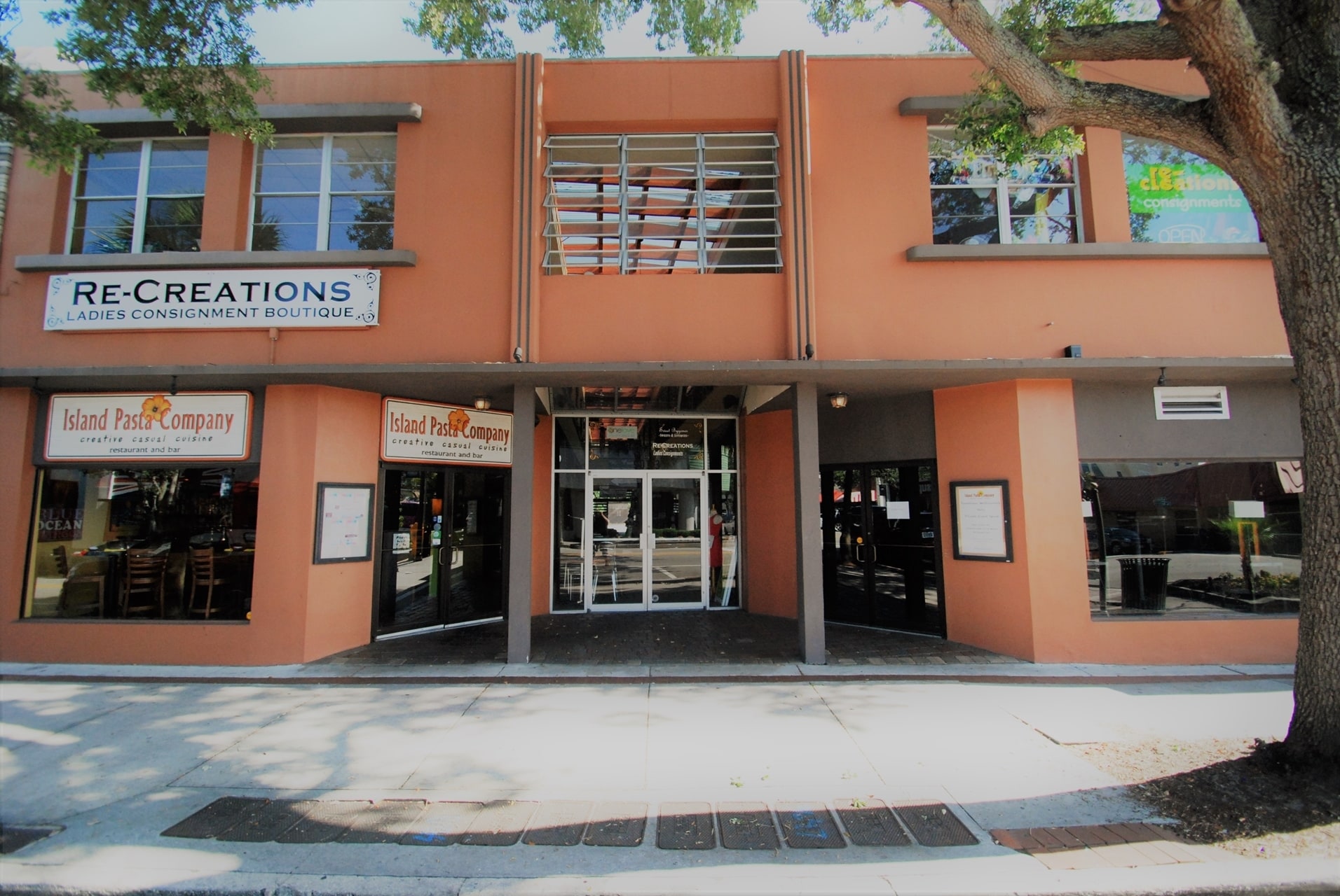 902 E New Haven Ave, Melbourne, FL à louer Photo principale– Image 1 sur 103