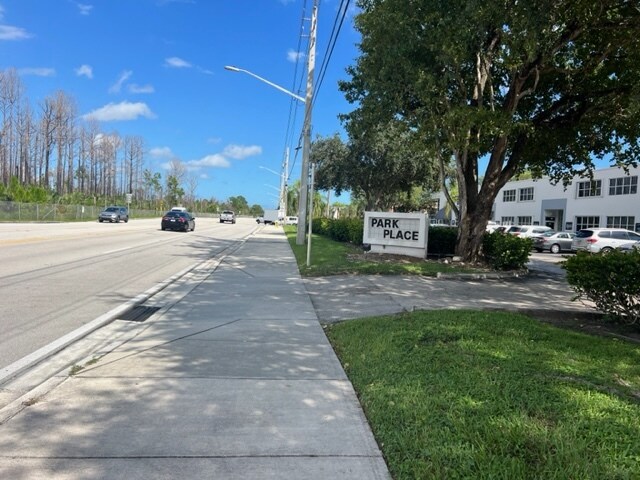 13382-13422 SW 128th St, Miami, FL à louer Photo principale– Image 1 sur 7