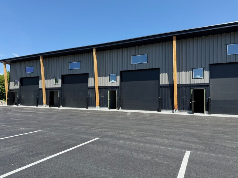 4962 3300 w, Rexburg, ID à louer - Photo de l’immeuble – Image 2 sur 23