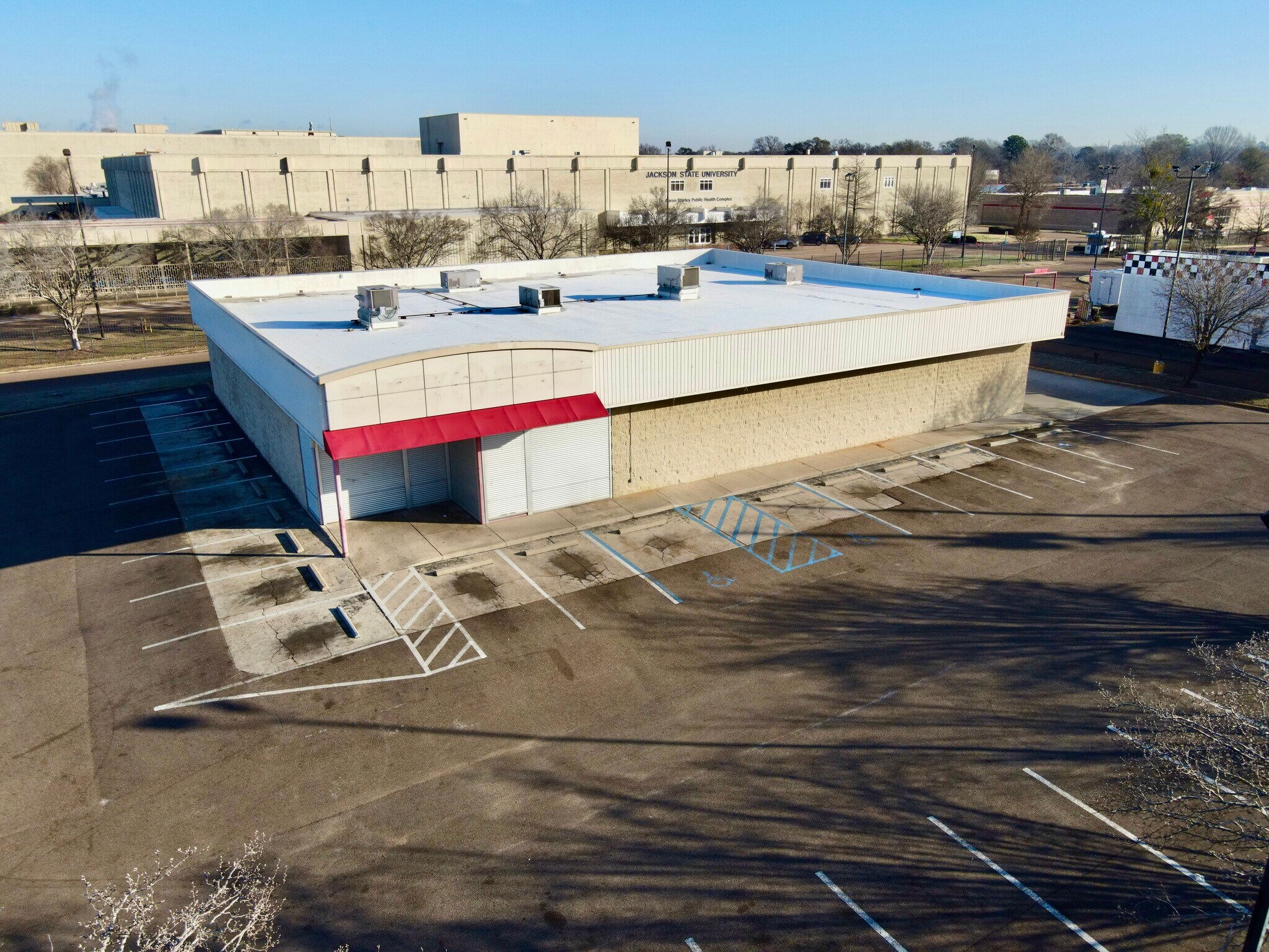 320 Woodrow Wilson Ave, Jackson, MS à vendre Photo principale– Image 1 sur 4