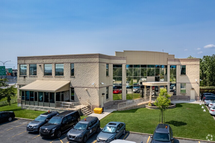 4405 Boul Lapinière, Brossard, QC à louer - Photo de l’immeuble – Image 2 sur 6