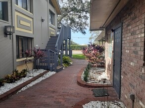 1433 S Fort Harrison Ave, Clearwater, FL à louer Photo intérieure– Image 2 sur 14